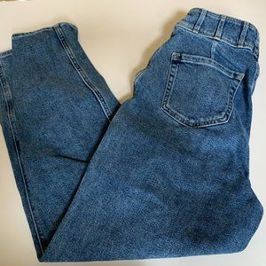 HOLLISTER ULTRA HIGH RISE 80s MOM JEAN